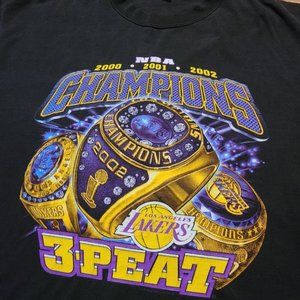 2002 Los Angeles Lakers 3 Peat. shirt 90s 80s tee for fan men women
